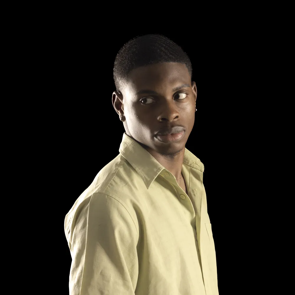 Male model 3/4 profile photo - Senai Informática